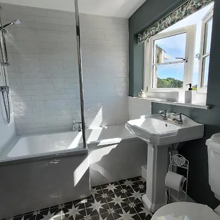 Cosy Terraced Cornish Near The Sea Holiday home *
