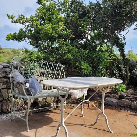 Cosy Terraced Cornish Near The Sea Holiday home