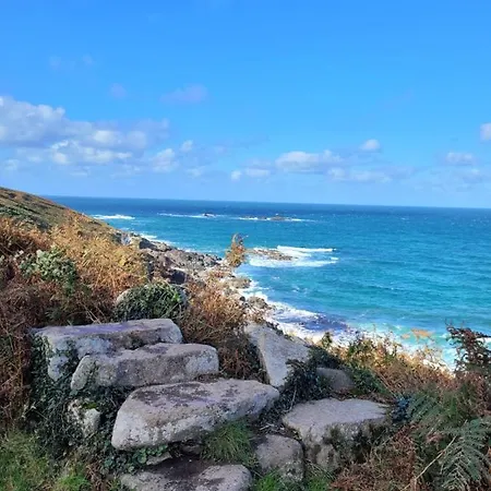 Cosy Terraced Cornish Near The Sea
